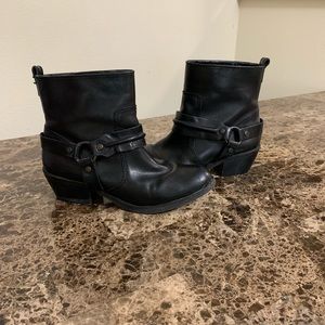 Antonio Milani booties